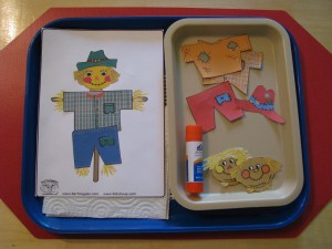 Scarecrow Gluing (Found at http://kidssoup.com)