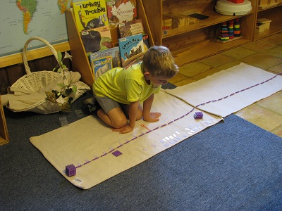 Bead chain counting multiplication lesson